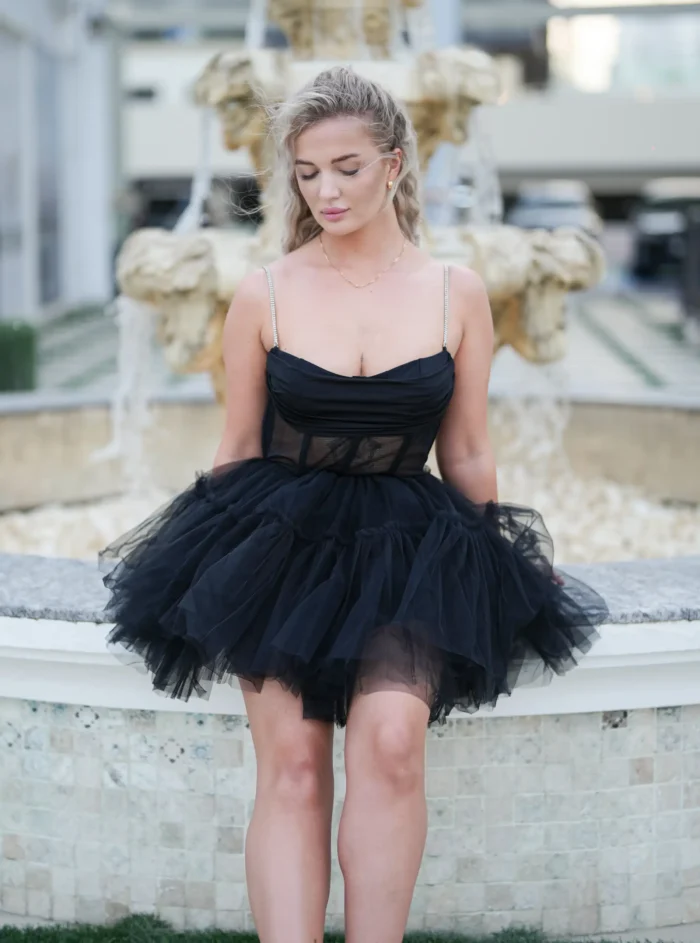 ⁦Party dress made of ruffled tulle fabric⁩ - الصورة ⁦4⁩