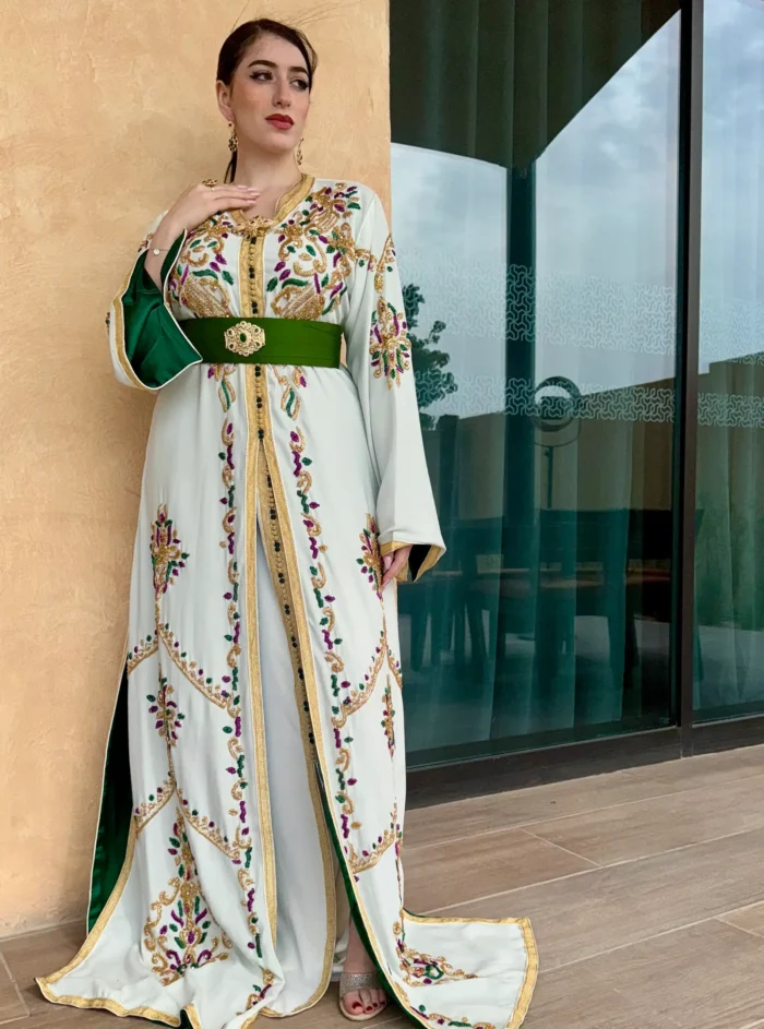 ⁦White And Green Caftan⁩ - الصورة ⁦3⁩